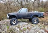 1991 Toyota Pickup Base lifted on 35s