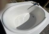 Garden tub in like new condition