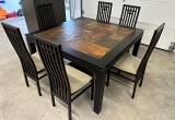 Gorgeous Dining Room Table & Chairs