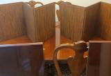 Broyhill Pedestal Table/ Leaves/ Chairs