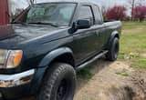 1999 Nissan Frontier 2 Dr XE 4WD Extende