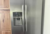 side-by-side fridge / freezer