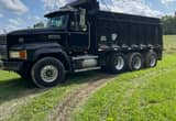 1999 Mack CL 713