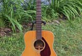 Yamaha FG-200 1970s guitar with case