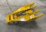 New Hydraulic Thumb For Excavator