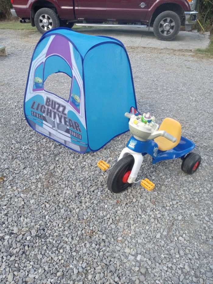 Talking Buzz Lightyear tricycle and tent - $25 in Livingston TN - LSN